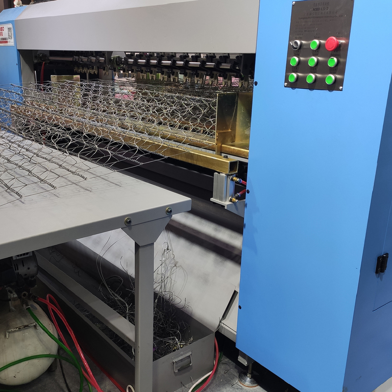 স্প্রিং উচ্চতা 150mm -180mm সঙ্গে 8 ঘন্টা প্রতি 150-200 ইউনিট গদি সংযুক্ত রোলিং মেশিন